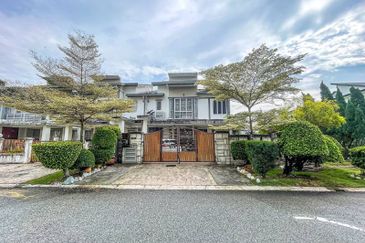 ENDLOT 2-STOREY SUPERLINK D'ALPINIA BANDAR 16 SIERRA,PUCHONG SOUTH