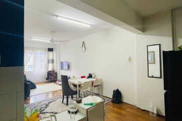 Jelutong Apartment, Selayang Heights