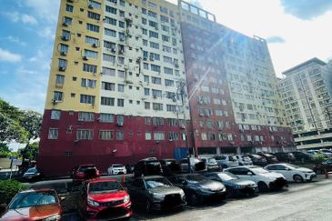 Jelutong Apartment, Selayang Heights