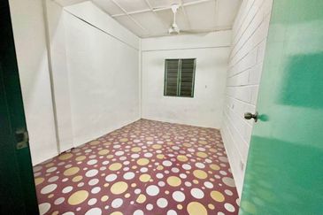 Pangsapuri Teratai, Bukit Subang