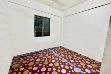 Pangsapuri Teratai, Bukit Subang