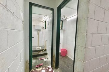 Pangsapuri Teratai, Bukit Subang