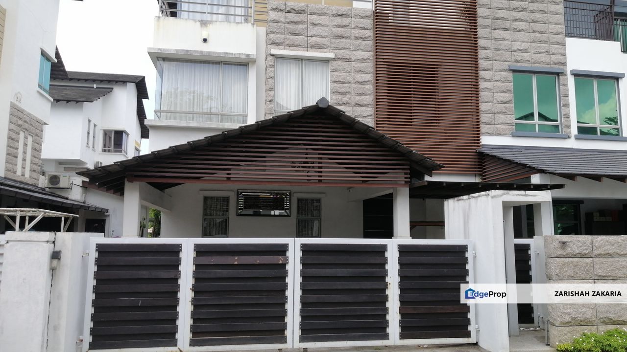 GATED  GUARED!! SEMI-D in Laman Seri, SEK 13, SHAH ALAM FOR SALE, Selangor, Shah Alam