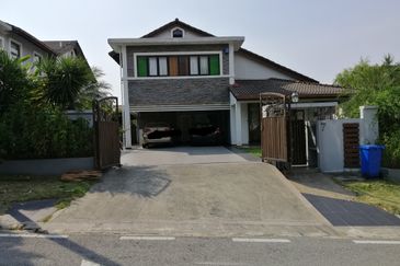 FOR SALE! Double Storey Bungalow Laman Permai, Subang Bestari, Seksyen U5 Shah Alam