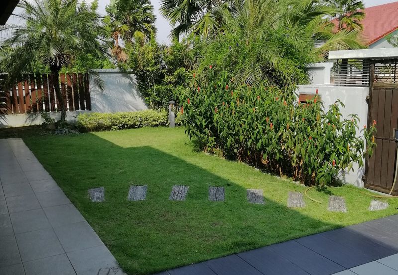 Double Storey Bungalow Laman Permai, Subang Bestari, Seksyen U5 Shah Alam FOR SALE! 