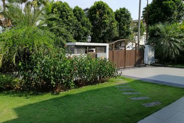 FOR SALE! Double Storey Bungalow Laman Permai, Subang Bestari, Seksyen U5 Shah Alam