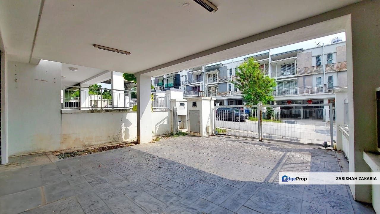 For Sale : 2.5 Storey Terrace, Sunway Alam Suria, Seksyen U10, Shah Alam  [CHEAPEST] , Selangor, Shah Alam