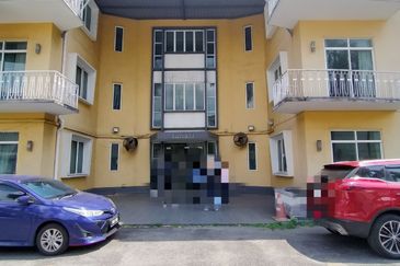FREEHOLD SUITABLE FOR HOSTEL HOMESTAY Building in Brickfields Kuala Lumpur 