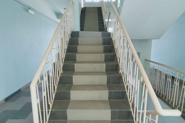 FREEHOLD SUITABLE FOR HOSTEL HOMESTAY Building in Brickfields Kuala Lumpur 