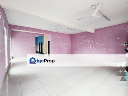Corner lot spacious unit, Selangor, Klang