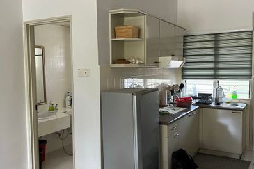 WALKING DISTANCE TO BEACH FULLY FURNISHED 