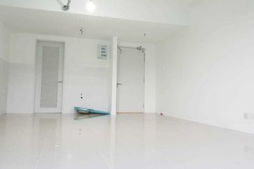 Lakefront Condominium | Emerald Hills @ Alam Damai