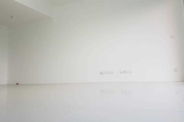 Lakefront Condominium | Emerald Hills @ Alam Damai