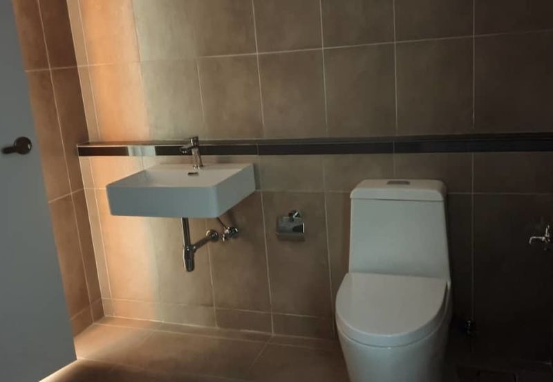 Lakefront Condominium | Emerald Hills @ Alam Damai