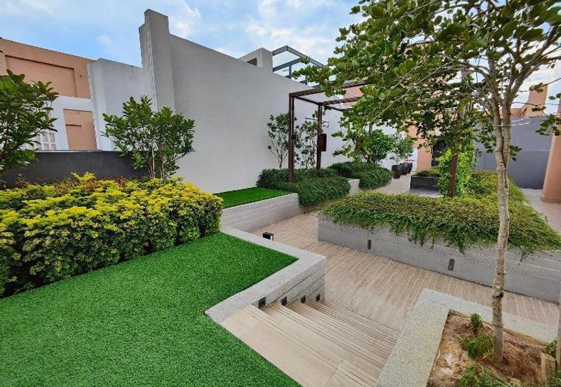 Lakefront Condominium | Emerald Hills @ Alam Damai