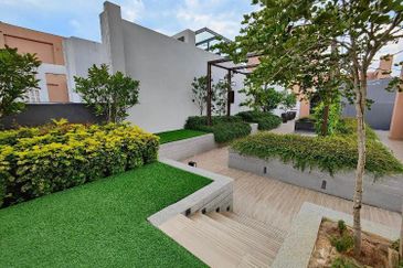 Lakefront Condominium | Emerald Hills @ Alam Damai