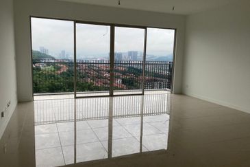 Lakefront Condominium | Emerald Hills @ Alam Damai