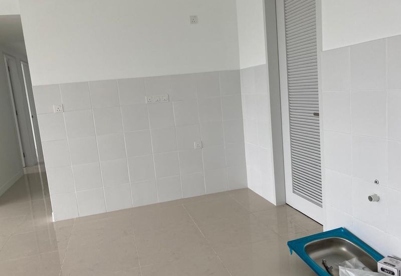 Lakefront Condominium | Emerald Hills @ Alam Damai