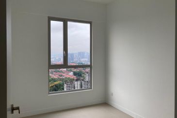 Lakefront Condominium | Emerald Hills @ Alam Damai