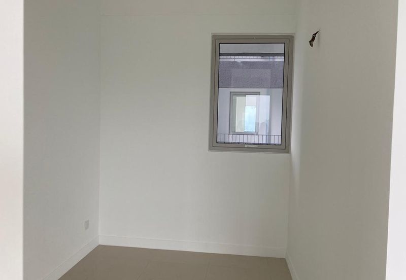 Lakefront Condominium | Emerald Hills @ Alam Damai