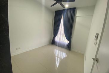 Lakefront Condominium | Emerald Hills @ Alam Damai