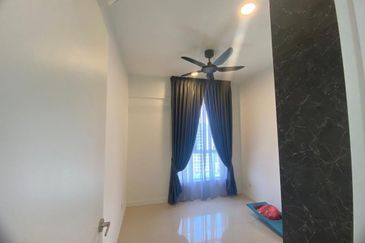 Lakefront Condominium | Emerald Hills @ Alam Damai