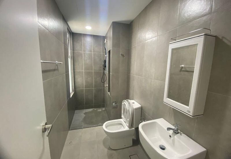 Lakefront Condominium | Emerald Hills @ Alam Damai