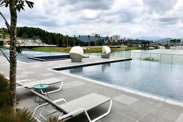 Lakefront Condominium | Emerald Hills @ Alam Damai