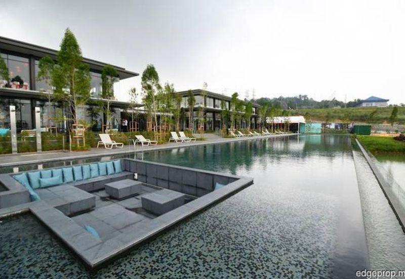 Lakefront Condominium | Emerald Hills @ Alam Damai