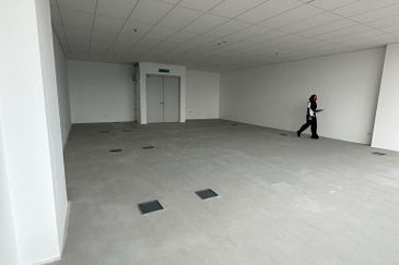 Menara EcoWorld (The Stride Strata Office @ BBCC)