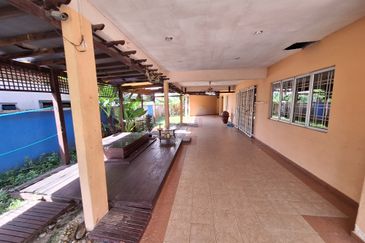 Semi-D house at Kajang