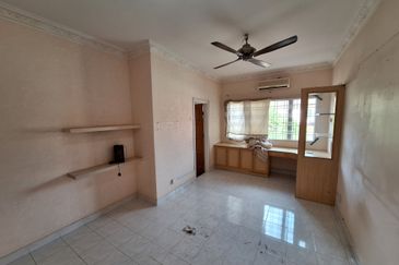 Semi-D house at Kajang