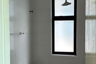 Avenue 2, Lake Valley