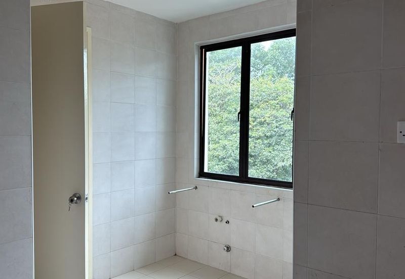 Avenue 2, Lake Valley