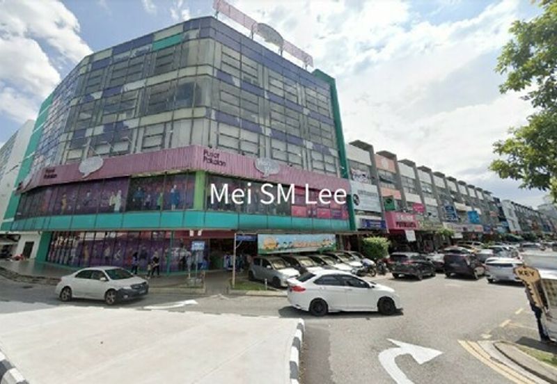 The Trillium @Lake Fields