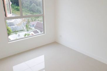 Lakefront Condominium | Emerald Hills @ Alam Damai