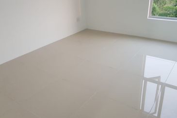 Lakefront Condominium | Emerald Hills @ Alam Damai