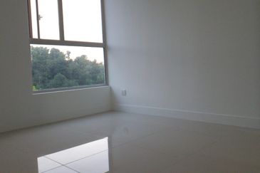 Lakefront Condominium | Emerald Hills @ Alam Damai