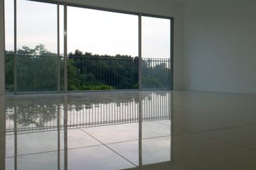 Lakefront Condominium | Emerald Hills @ Alam Damai