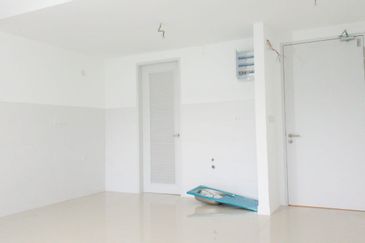 Lakefront Condominium | Emerald Hills @ Alam Damai