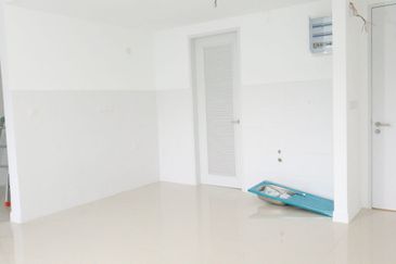 Lakefront Condominium | Emerald Hills @ Alam Damai