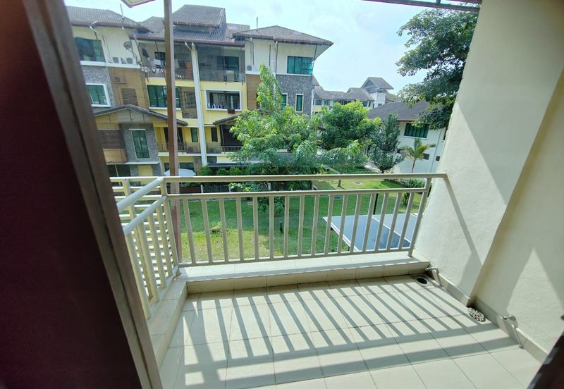 Avenue 2, Lake Valley