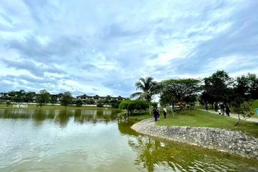 Avenue 4 Lake Valley