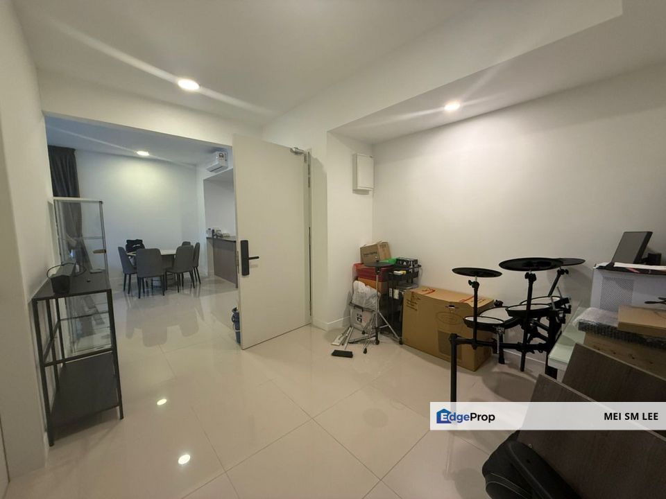 Partial Furnished Lake View Emerald Hills Condo @ Alam Damai, Cheras, Kuala Lumpur, Cheras