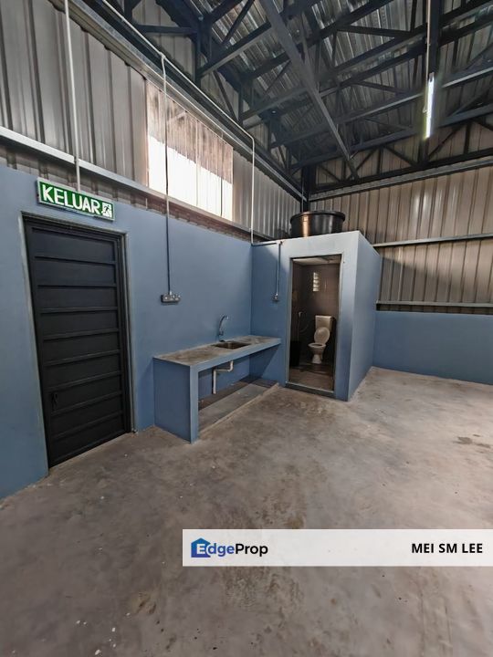 5600 sf Kampung Bersatu Batu 13 Puchong 2 Storey Factory with Office Space, Selangor, Puchong