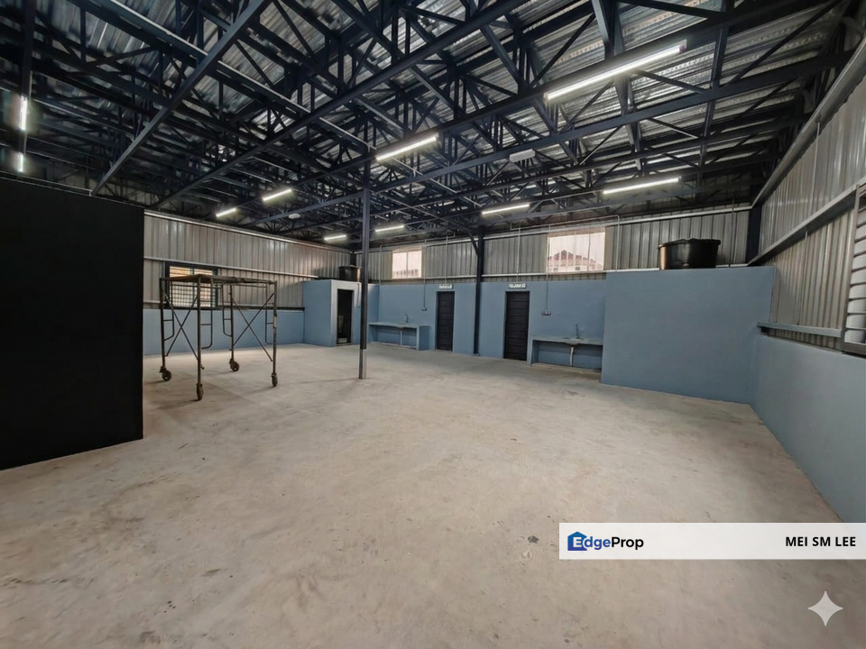 5600 sf Kampung Bersatu Batu 13 Puchong 2 Storey Factory with Office Space, Selangor, Puchong