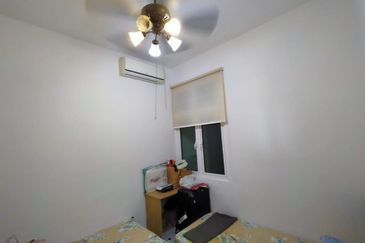 Royal Regent Sri Putramas III