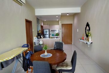 Royal Regent Sri Putramas III