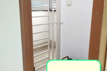 Royal Regent Sri Putramas III