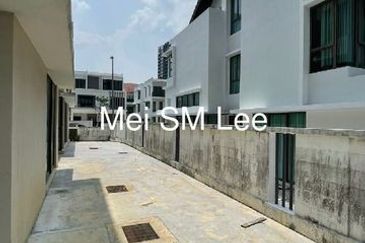 Villa 33, Bukit Manda'rina